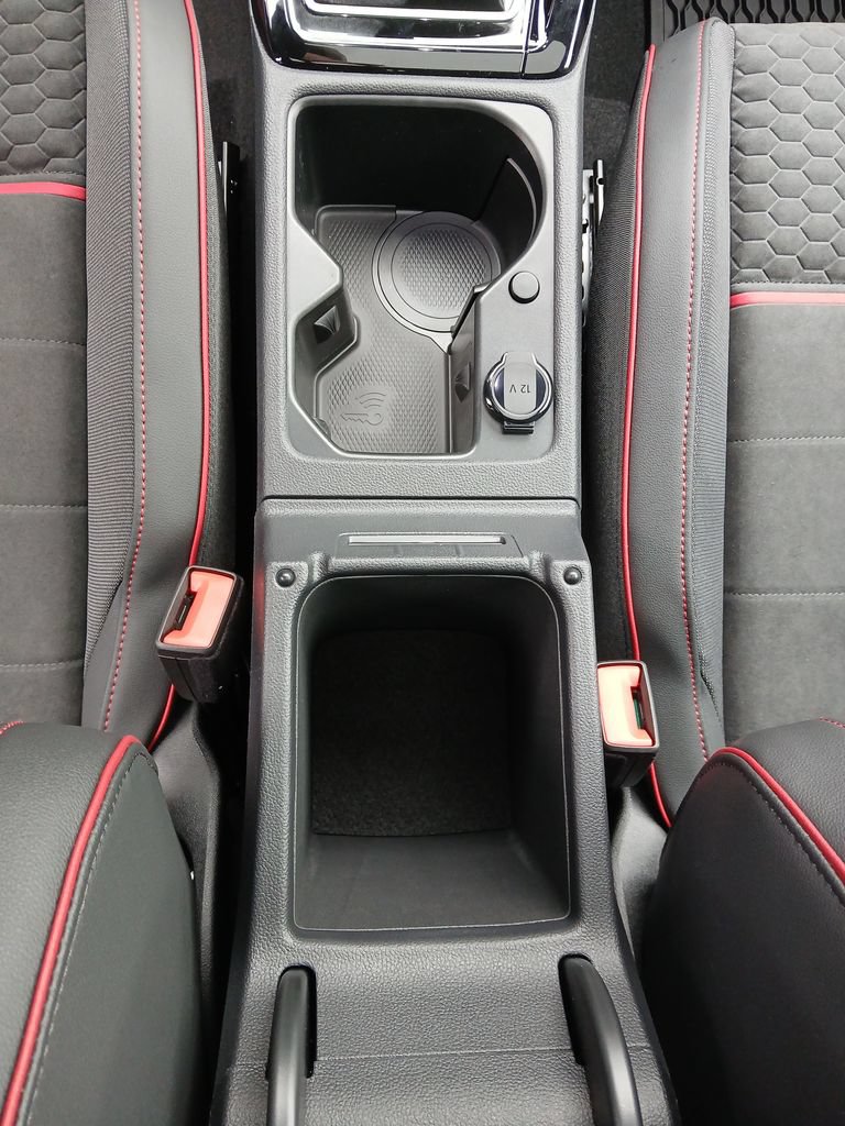 New 2026 Volkswagen GTI SE FWD image 26