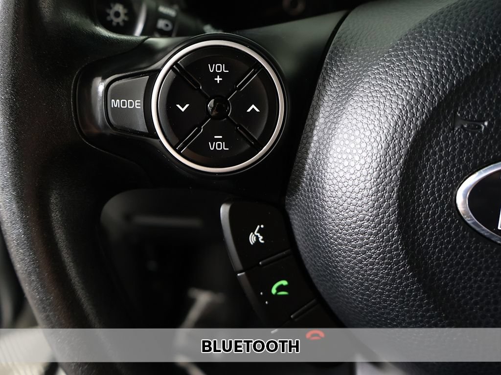Used 2017 Kia Soul + FWD image 4