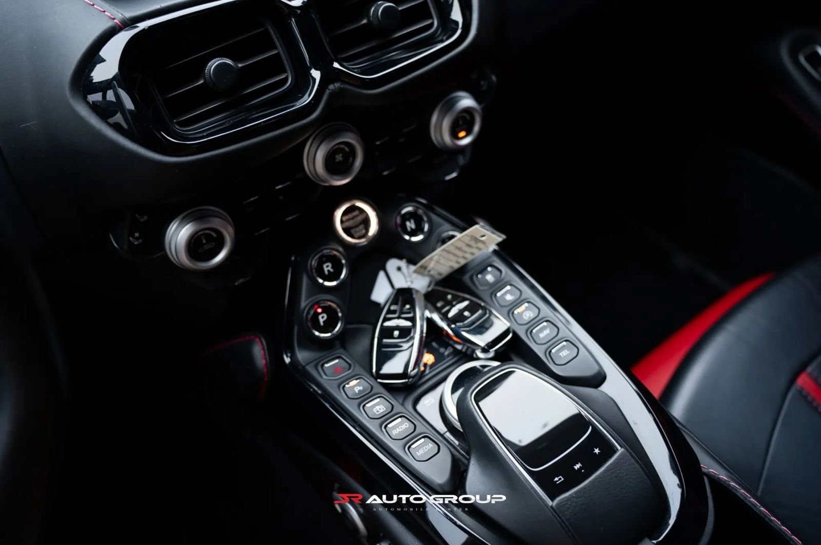 Used 2019 Aston Martin V8 Vantage Coupe image 11