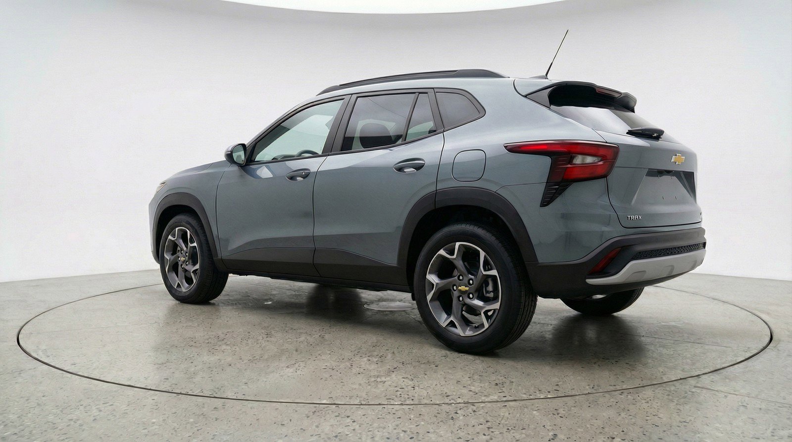 Used 2025 Chevrolet Trax LT w/ LT Convenience Package image 5