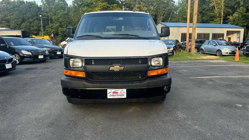 Used 2017 Chevrolet Express 2500 image 2