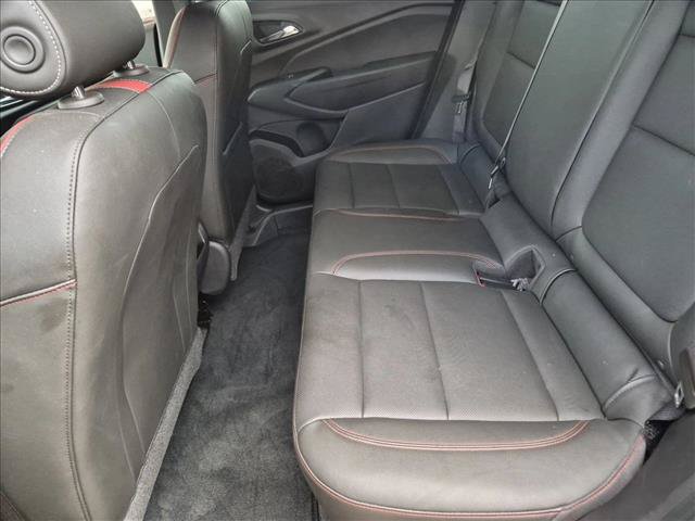Used 2024 Chevrolet Trax RS w/ Sunroof Package FWD image 18