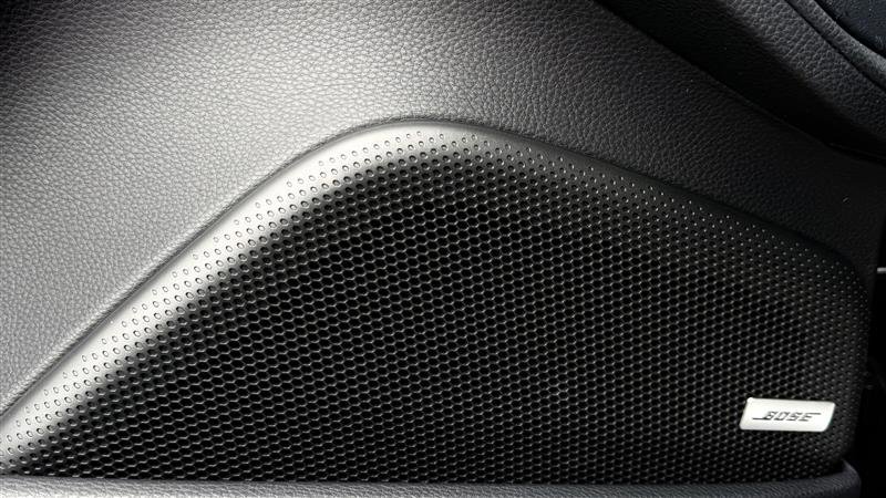 Used 2025 Porsche Panamera 4 w/ Premium Package image 13