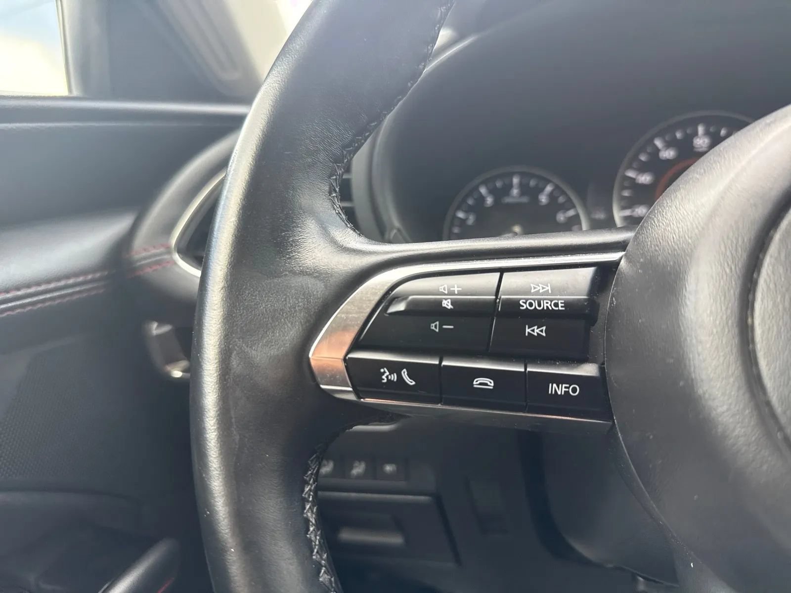 Used 2025 MAZDA MAZDA3 s AWD/4WD image 19