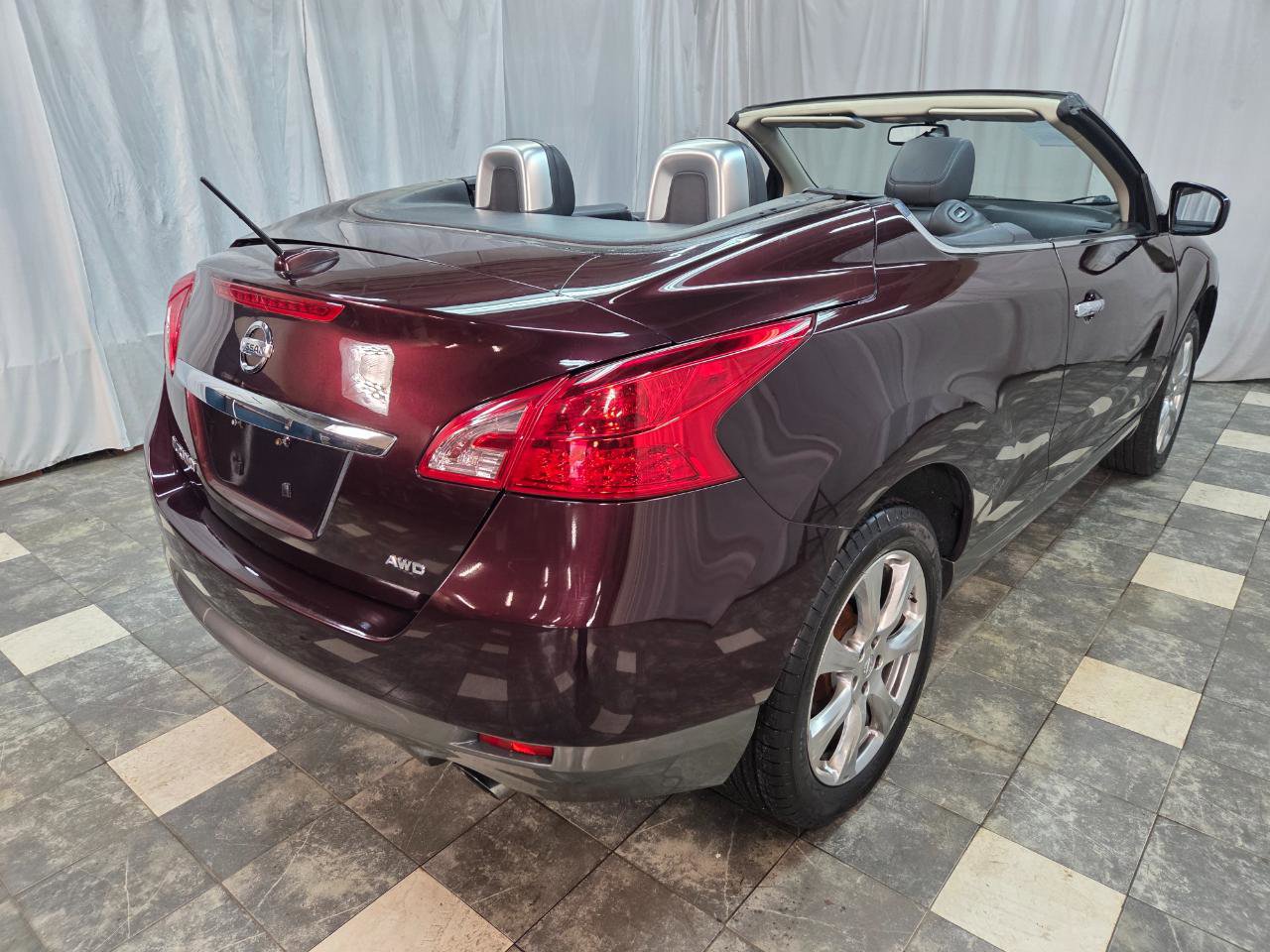 Used 2014 Nissan Murano CrossCabriolet w/ Navigation Package AWD/4WD image 5