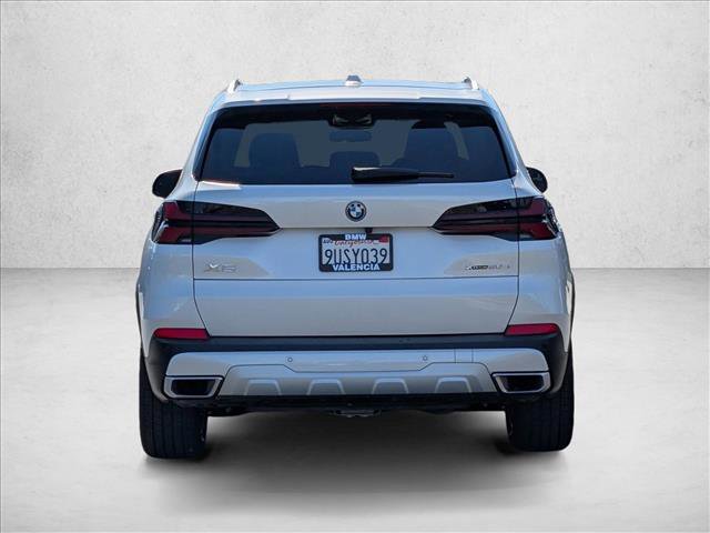 Used 2026 BMW X5 xDrive50e w/ Climate Comfort Package image 7