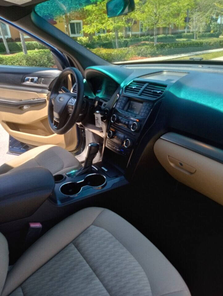 Used 2017 Ford Explorer FWD image 12