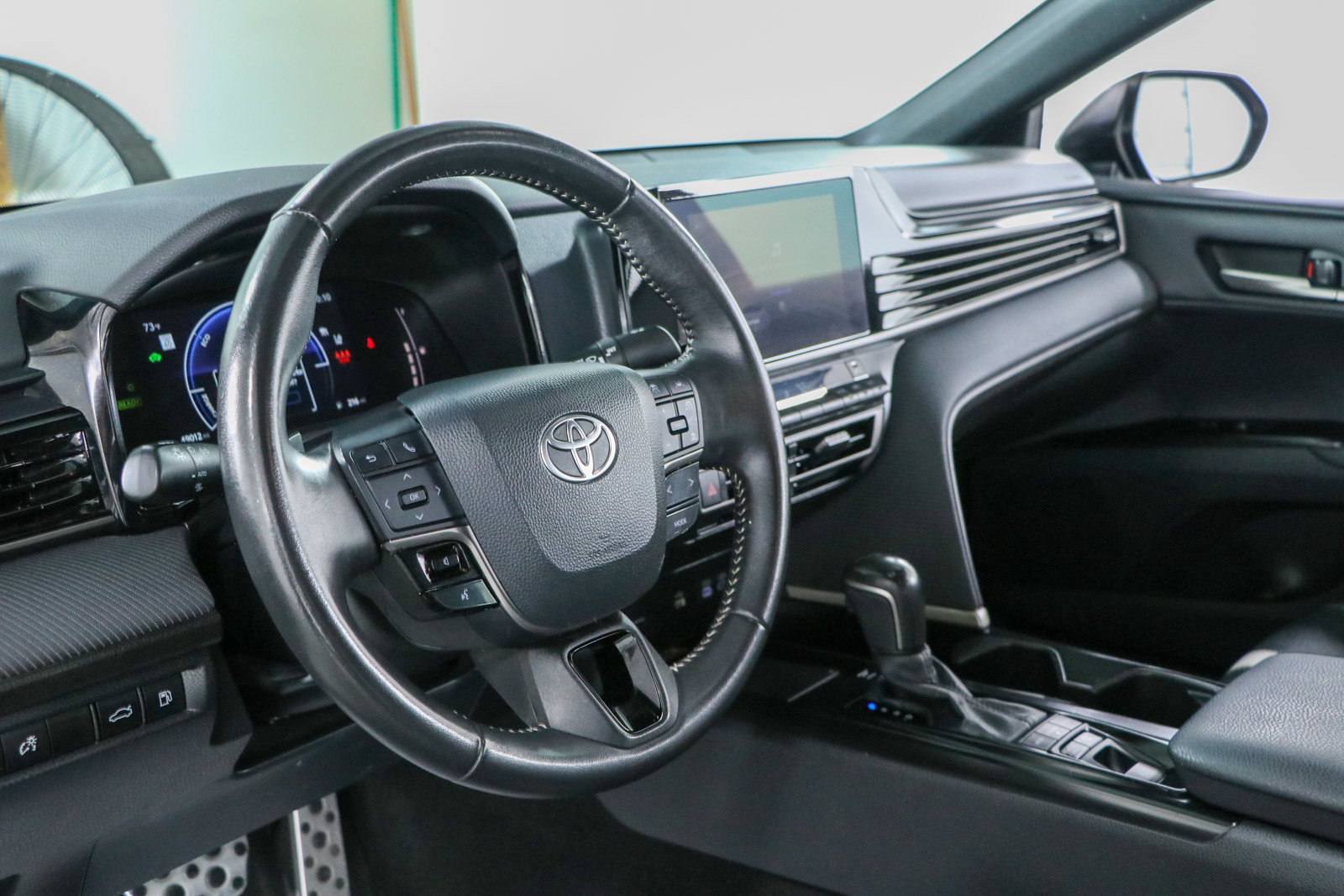 Used 2025 Toyota Camry SE FWD image 22
