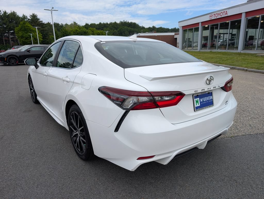 Used 2022 Toyota Camry SE AWD/4WD image 3