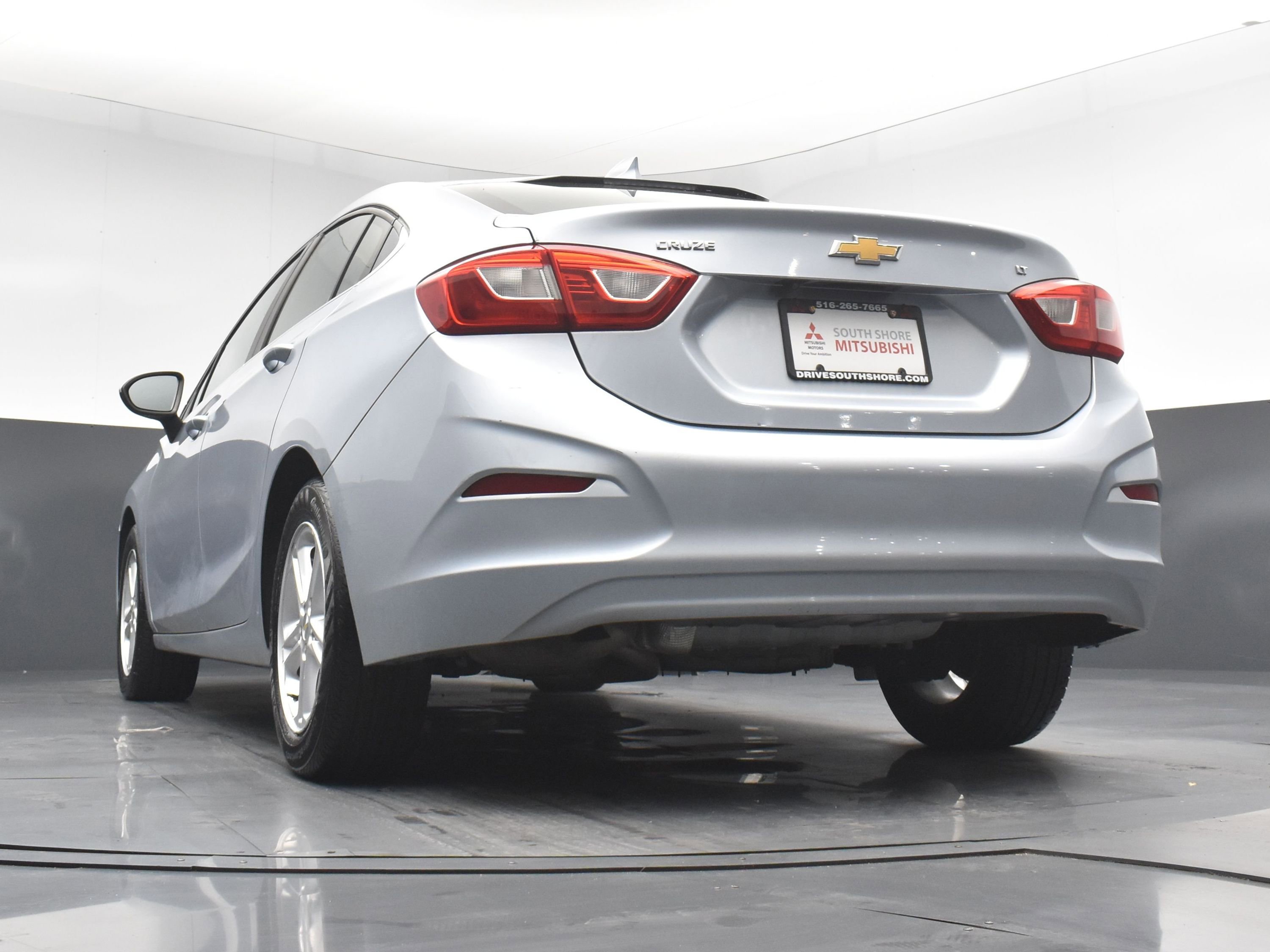Used 2017 Chevrolet Cruze LT image 25