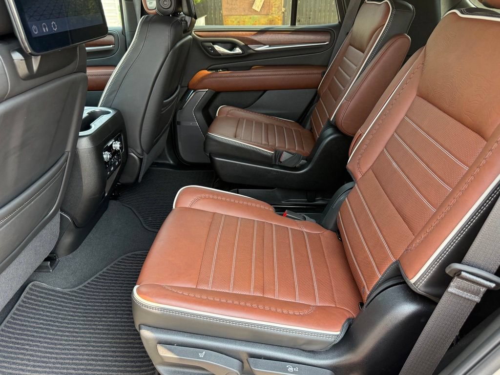 Used 2024 GMC Yukon Denali Ultimate AWD/4WD image 39