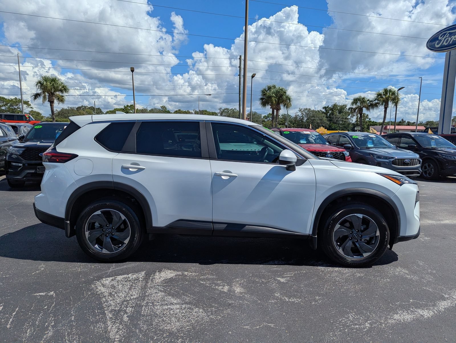 Used 2025 Nissan Rogue SV FWD image 5