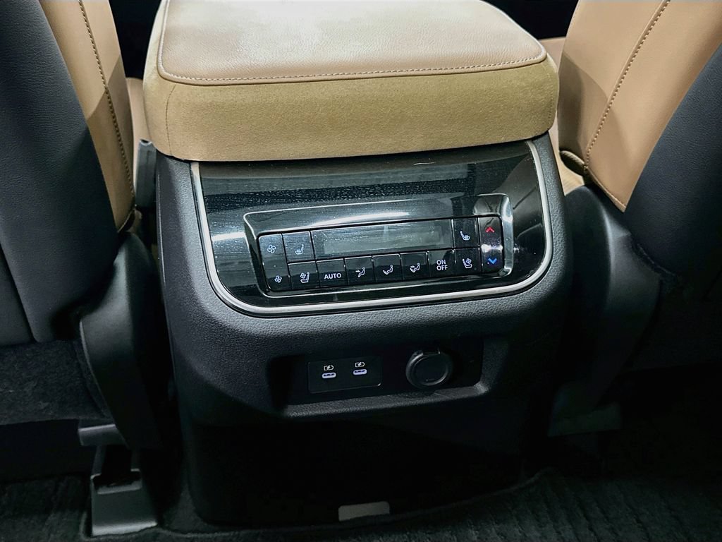 Certified 2026 INFINITI QX80 Luxe w/ Cargo Package AWD/4WD image 26