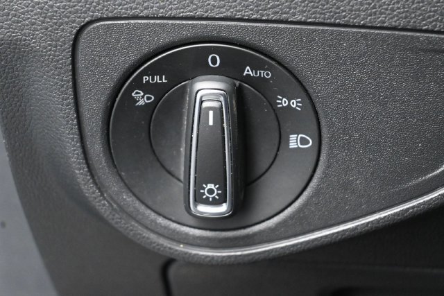 Used 2021 Volkswagen Atlas Cross Sport SE AWD/4WD image 15