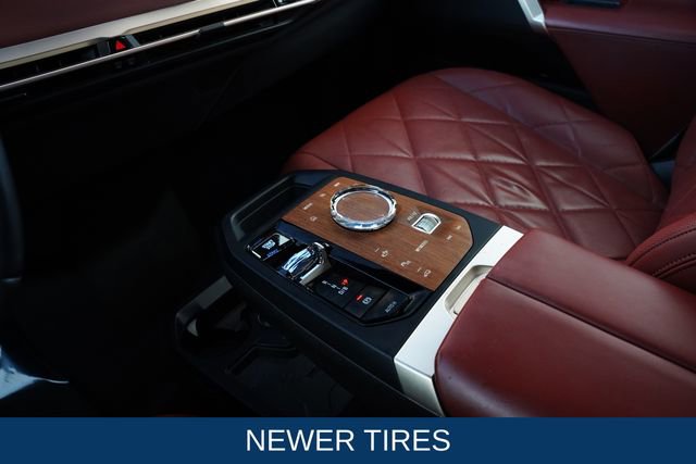 Used 2023 BMW iX xDrive50 w/ Premium Package AWD/4WD image 6