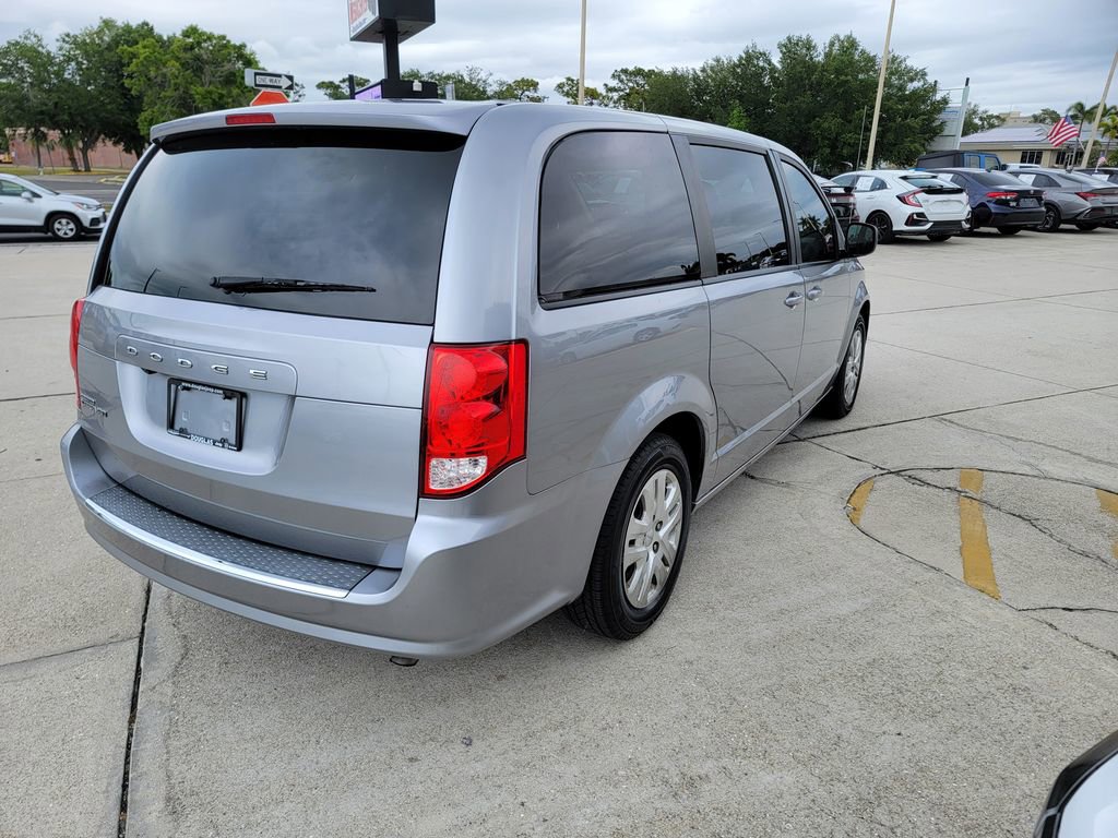 Used 2018 Dodge Grand Caravan SE FWD image 5