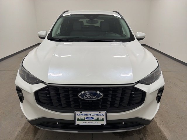 Used 2024 Ford Escape Platinum w/ Premium Technology Package image 2