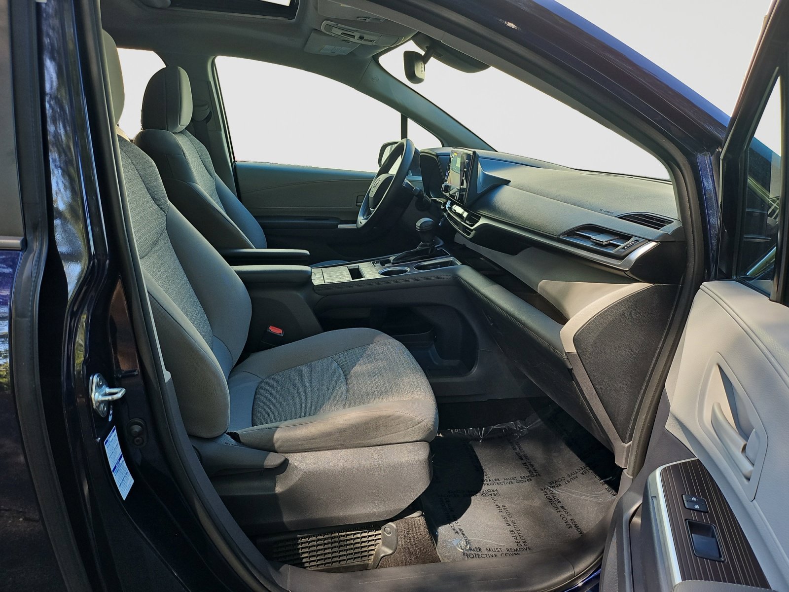 Used 2021 Toyota Sienna LE w/ LE Plus Package AWD/4WD image 16