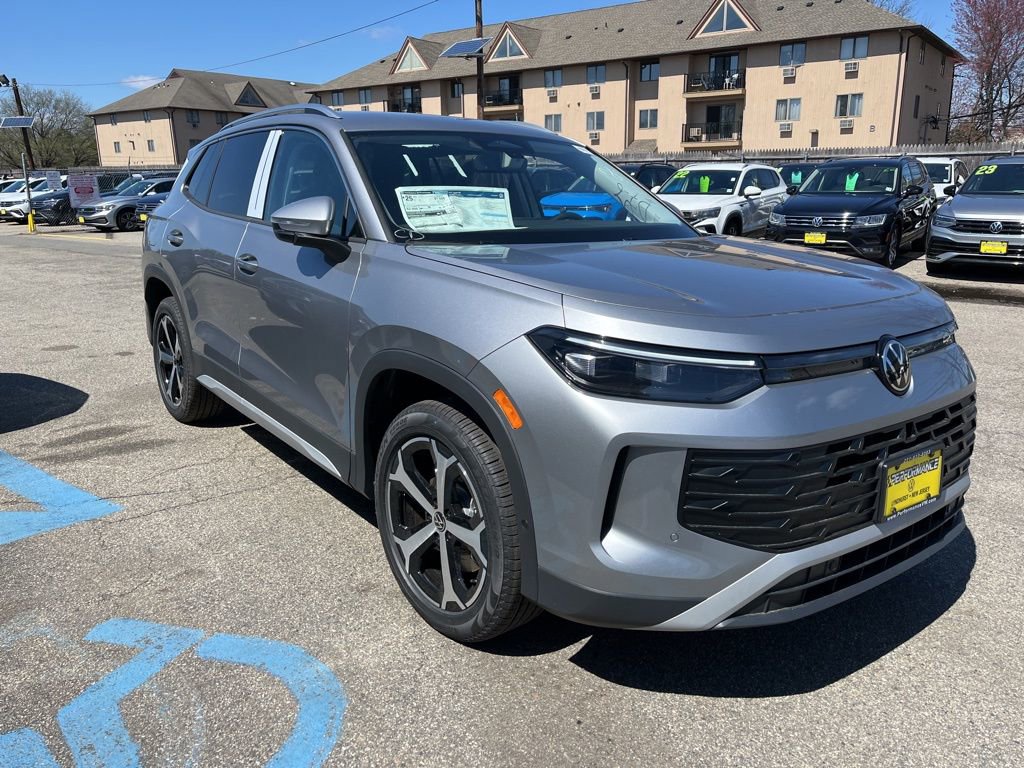 New 2026 Volkswagen Tiguan SE image 3