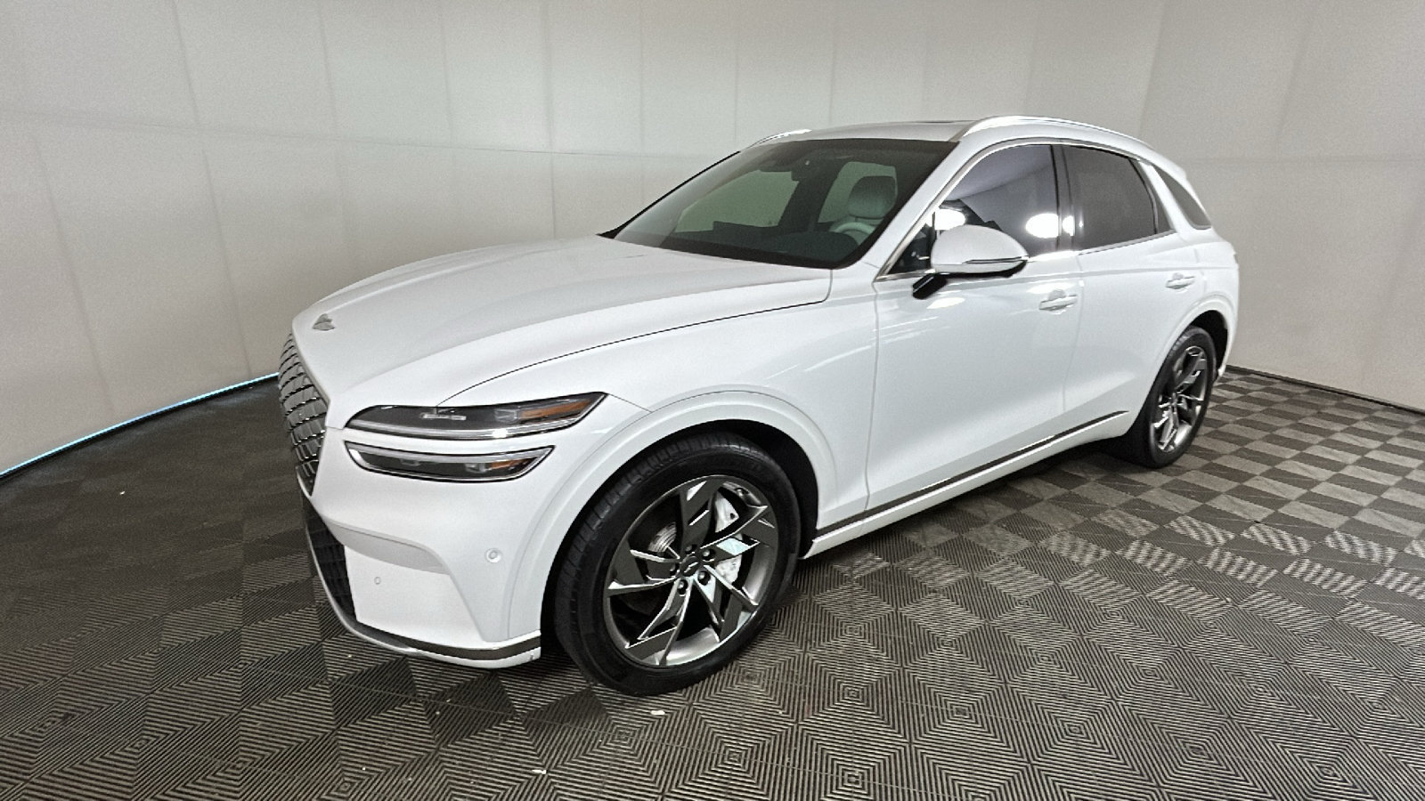 Used 2025 Genesis Electrified GV70 w/ Prestige Package AWD/4WD image 8