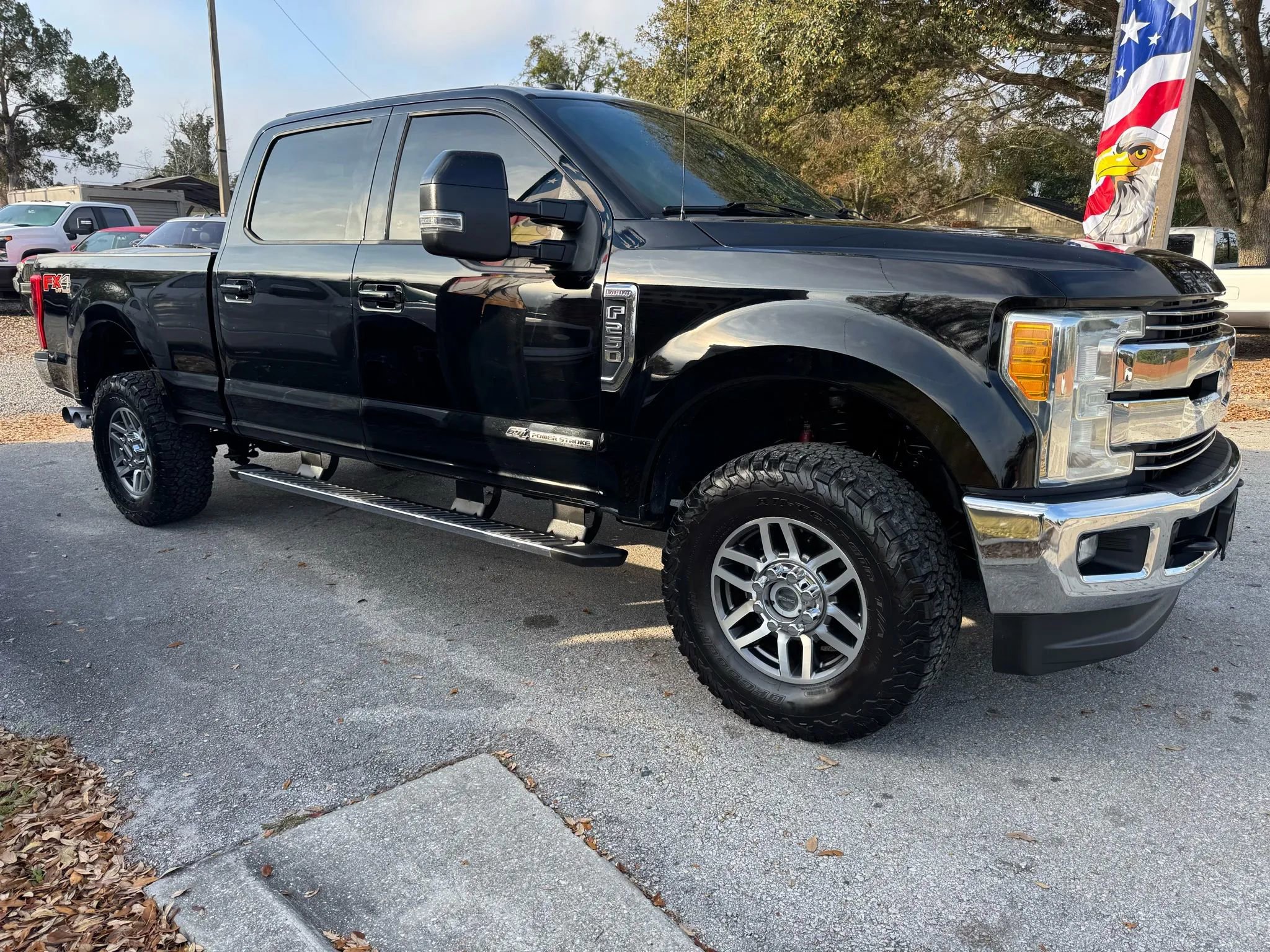 Used 2017 Ford F250 Lariat w/ Lariat Value Package image 3