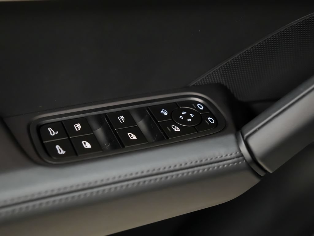 New 2026 Porsche Cayenne GTS AWD/4WD image 19