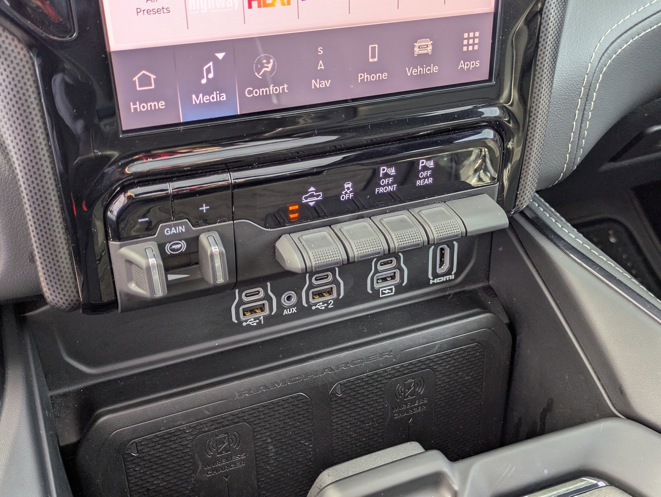 Used 2025 RAM 1500 Limited image 25