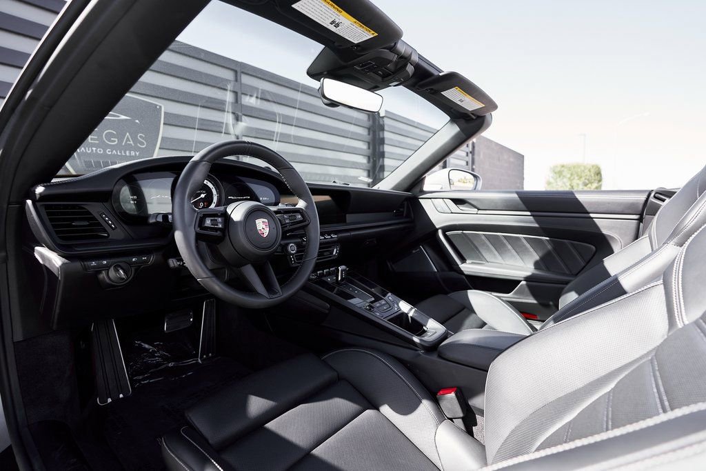 Used 2024 Porsche 911 Carrera GTS w/ Premium Package image 4