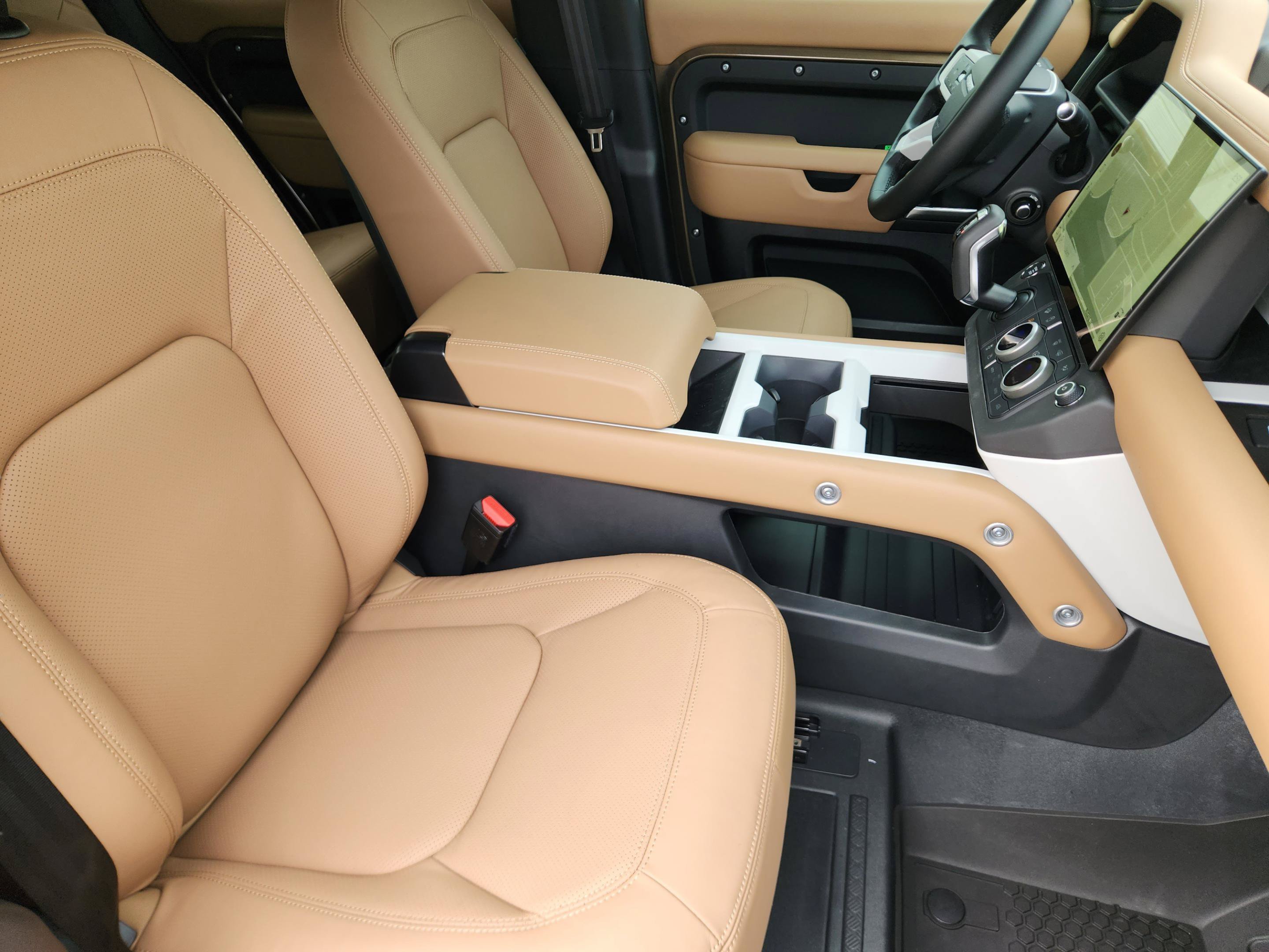 New 2026 Land Rover Defender 110 S AWD/4WD image 9