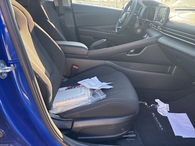 Used 2023 Hyundai Elantra SE image 10