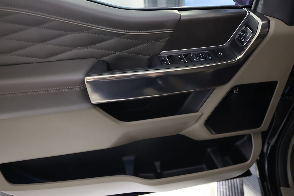 Used 2025 Ford F250 Platinum w/ Platinum Plus Package AWD/4WD image 16