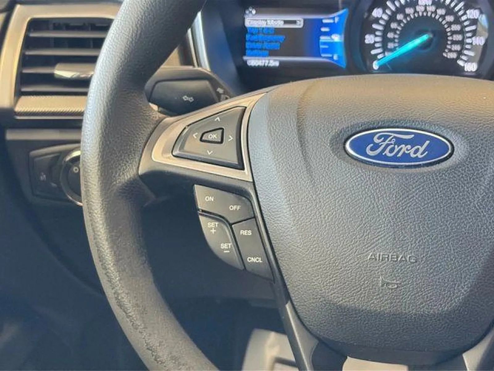 Used 2017 Ford Fusion SE w/ Fusion SE Technology Package image 23
