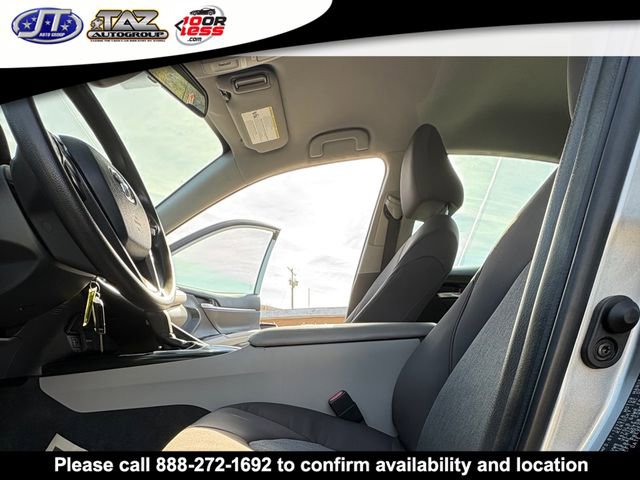 Used 2019 Toyota Camry LE image 11