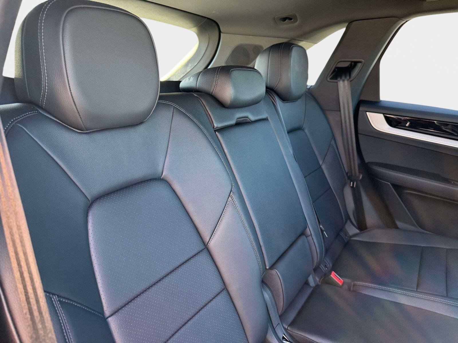 Used 2024 Porsche Cayenne image 33