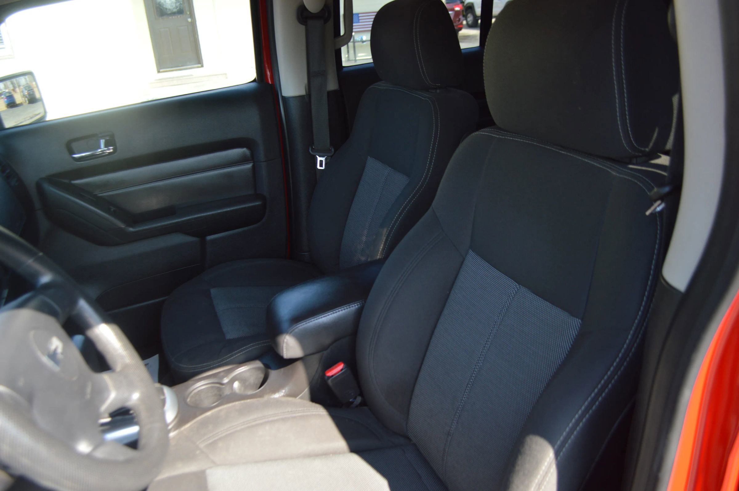Used 2010 HUMMER H3 image 14