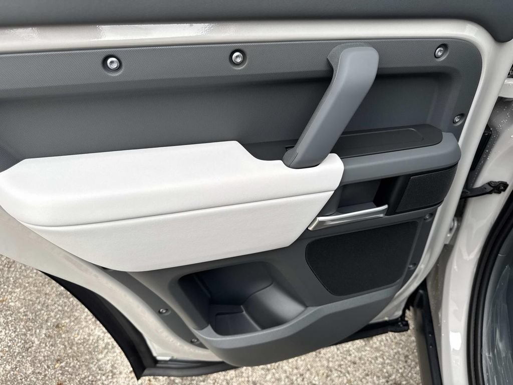 New 2026 Land Rover Defender 110 X-Dynamic SE AWD/4WD image 12