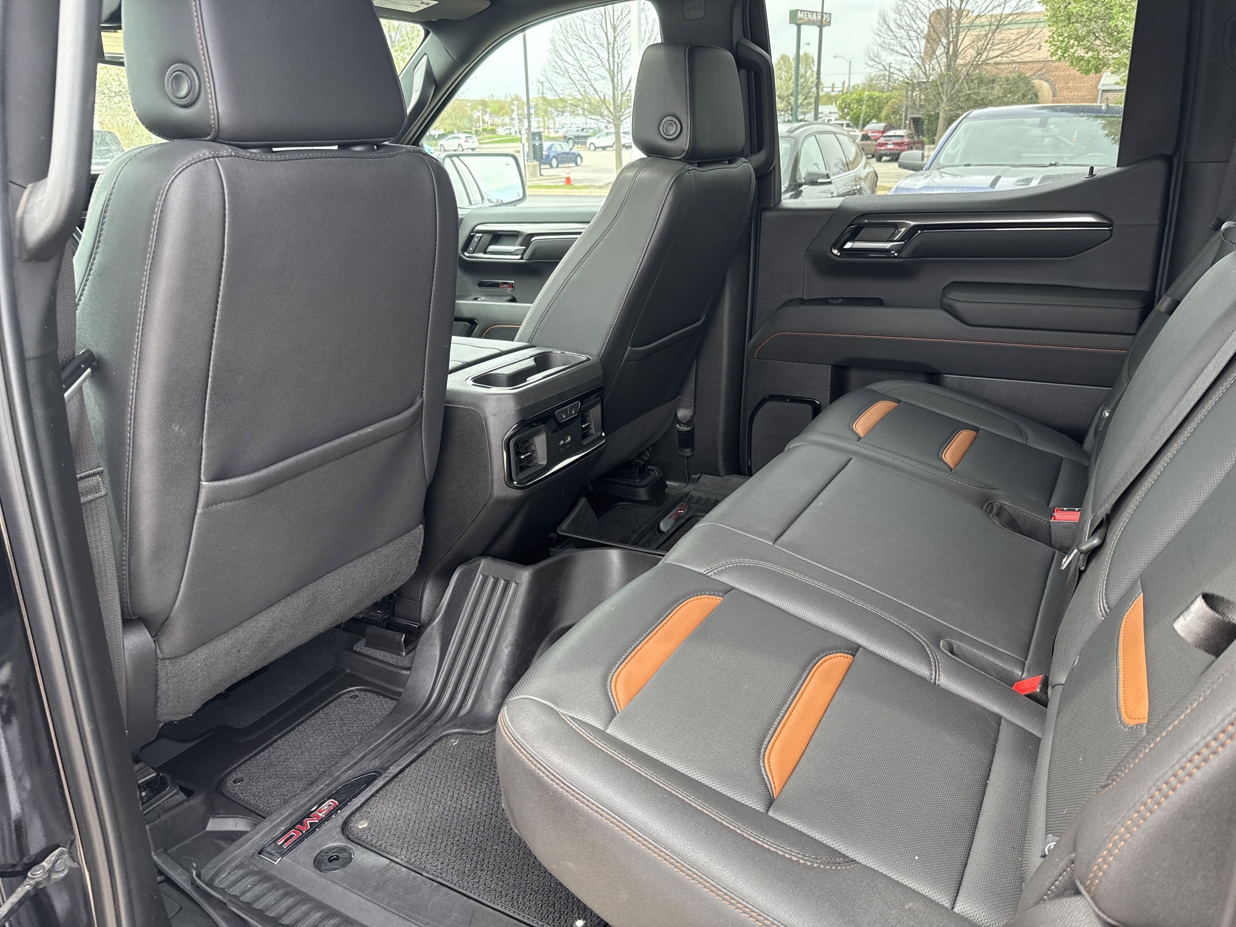 Used 2023 GMC Sierra 1500 AT4 w/ AT4 Premium Package AWD/4WD image 12