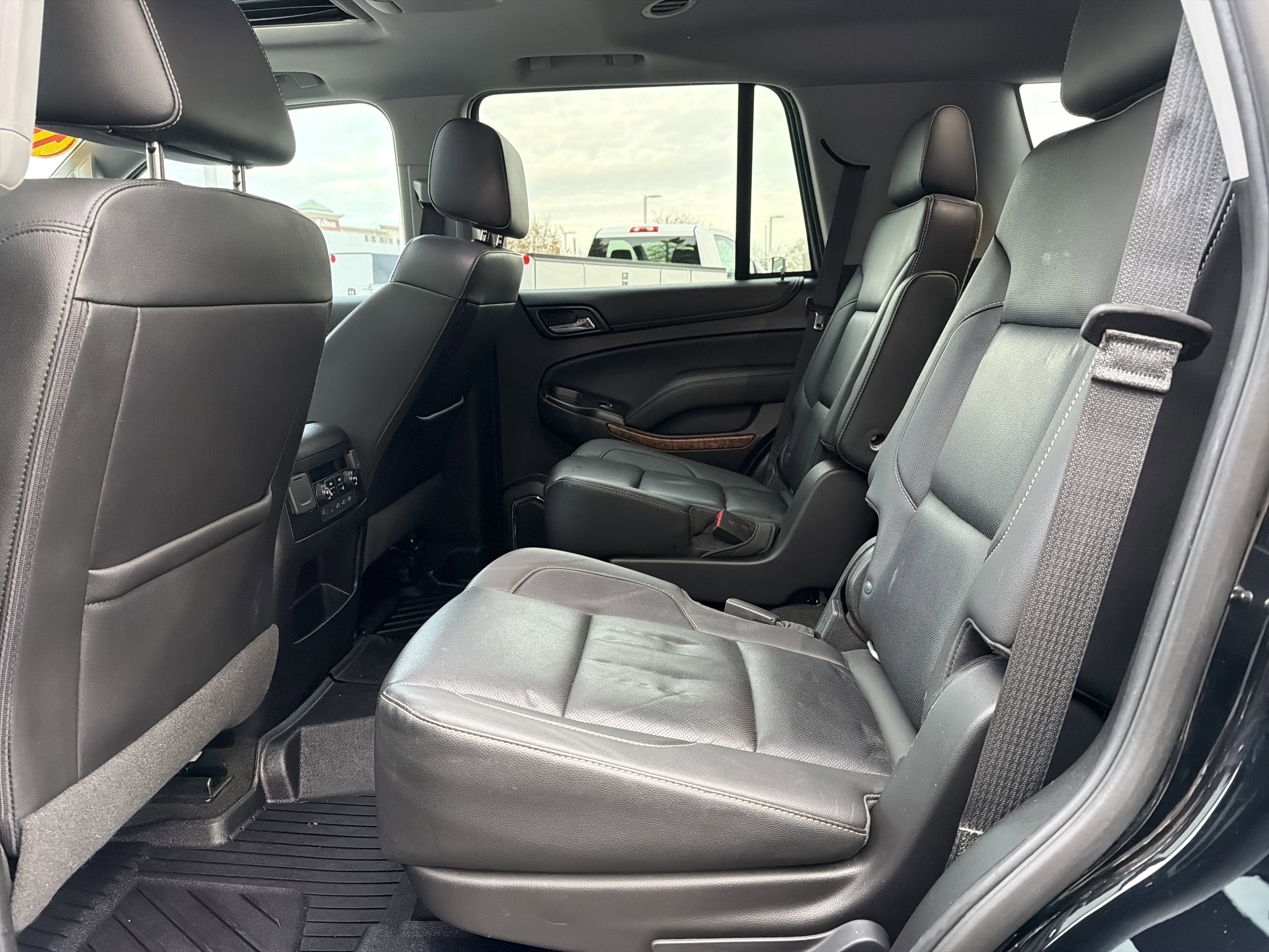 Used 2018 Chevrolet Tahoe Premier image 32