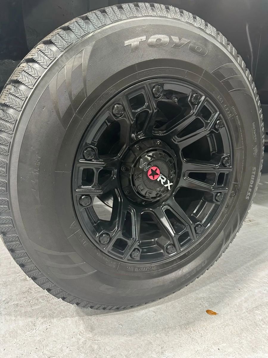 Used 2017 Jeep Wrangler Unlimited Sahara w/ Connectivity Group image 20