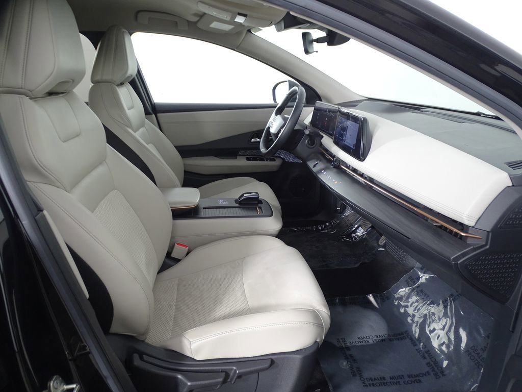 Used 2023 Nissan Ariya FWD image 16