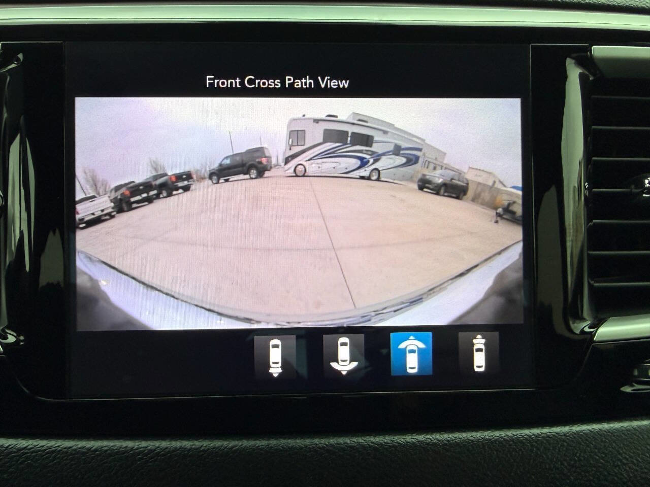 Used 2020 Chrysler Pacifica Touring-L image 44