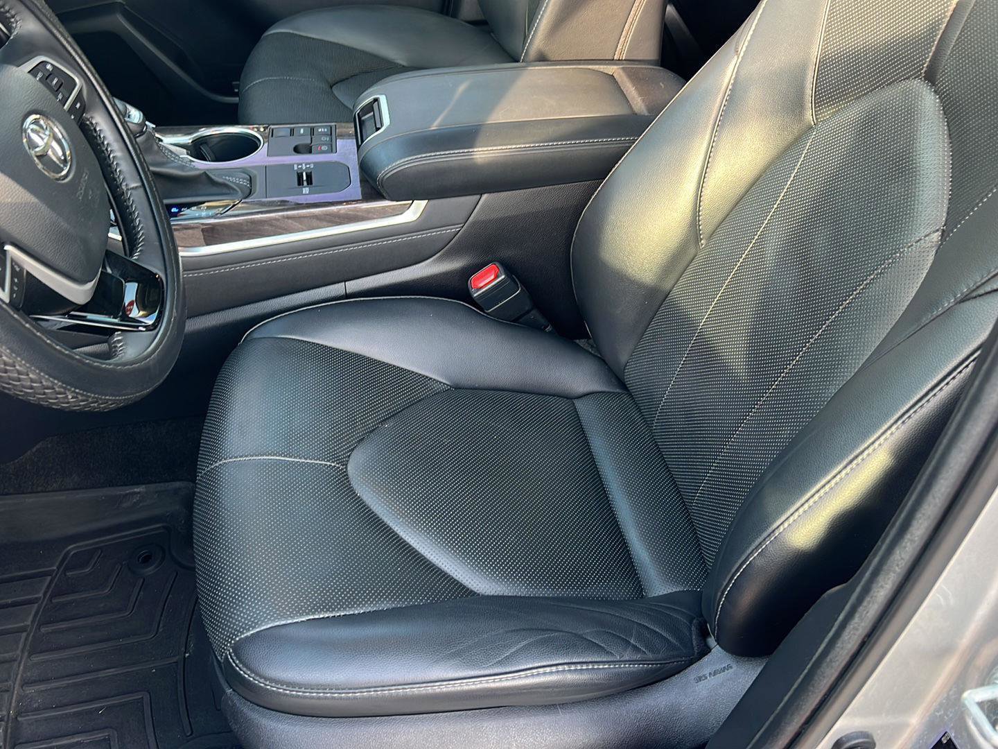 Used 2023 Toyota Highlander Limited image 30