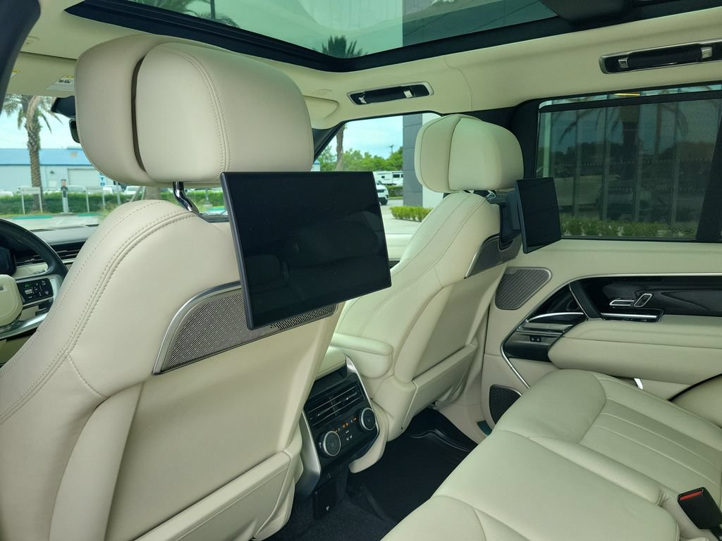 Certified 2025 Land Rover Range Rover Autobiography AWD/4WD image 17