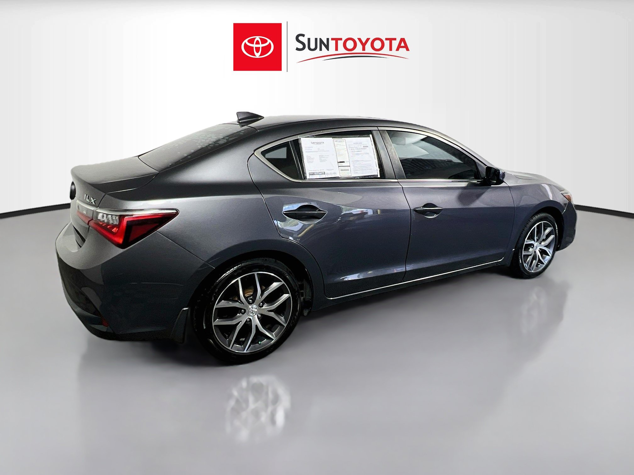 Used 2019 Acura ILX w/ Premium Package FWD image 4