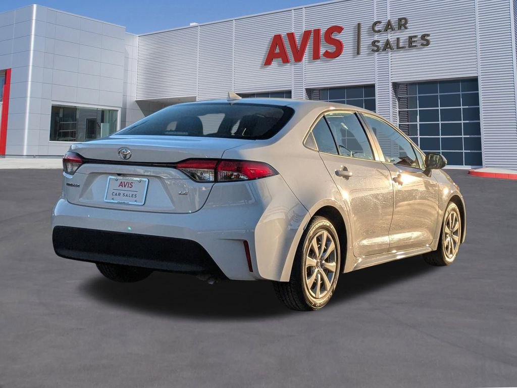 Used 2025 Toyota Corolla LE image 6