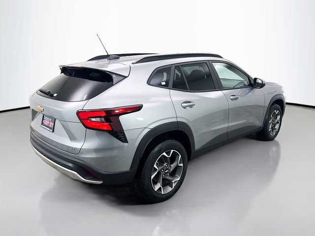 New 2026 Chevrolet Trax LT w/ Sunroof Package image 8