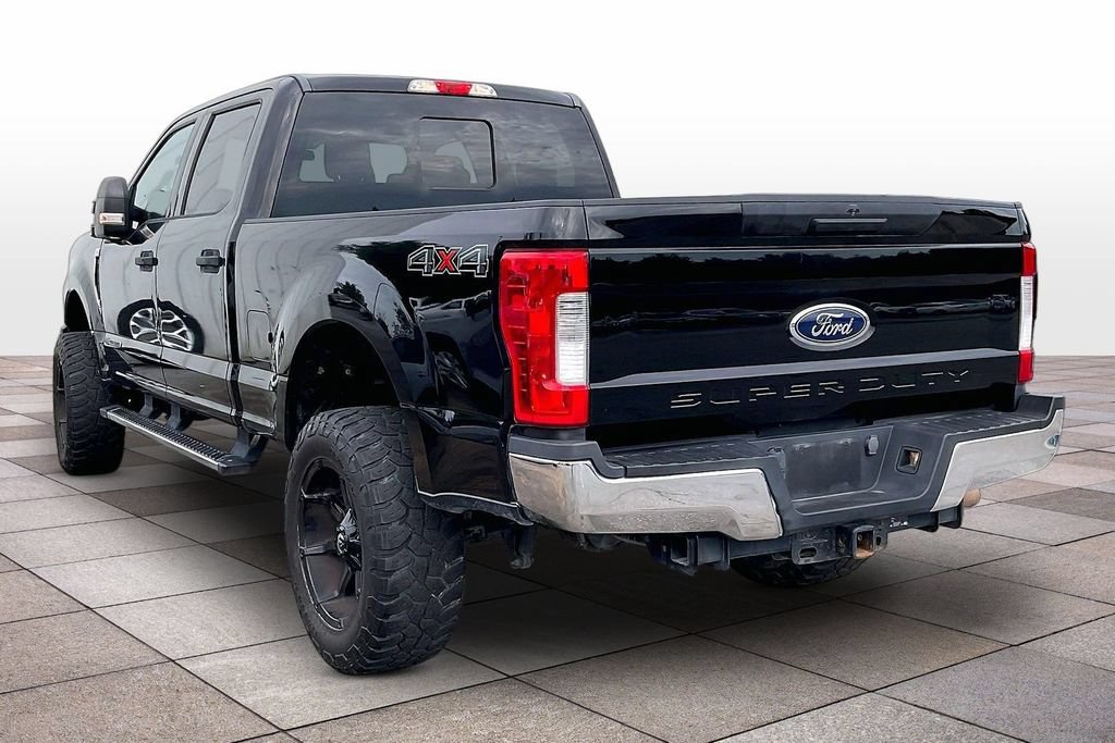 Used 2017 Ford F250 XLT AWD/4WD image 2