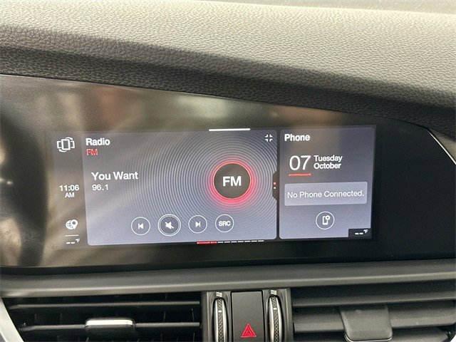 Used 2022 Alfa Romeo Giulia Ti image 13
