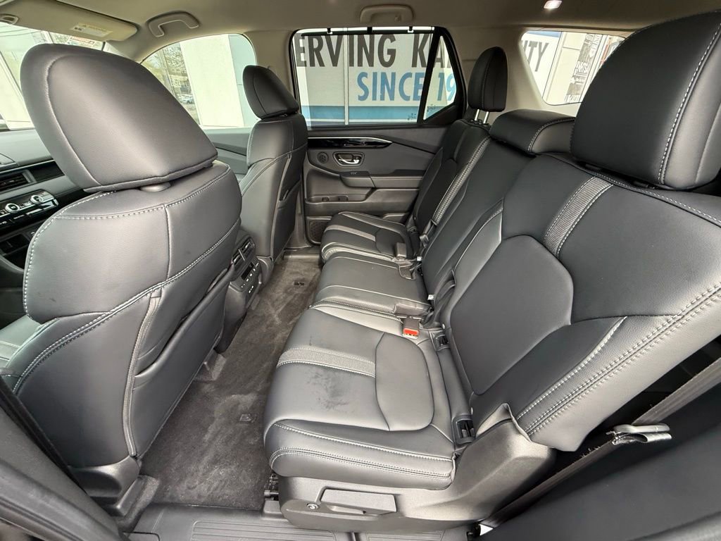 Used 2025 Honda Pilot EX-L image 8