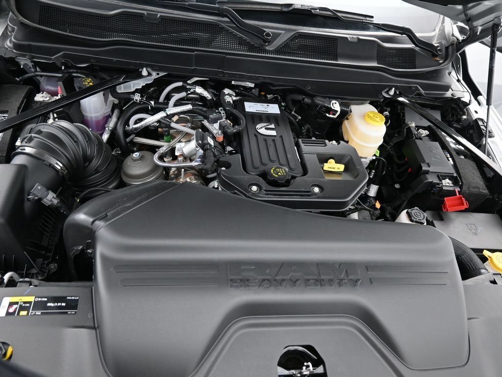 New 2026 RAM 2500 Laramie AWD/4WD image 13